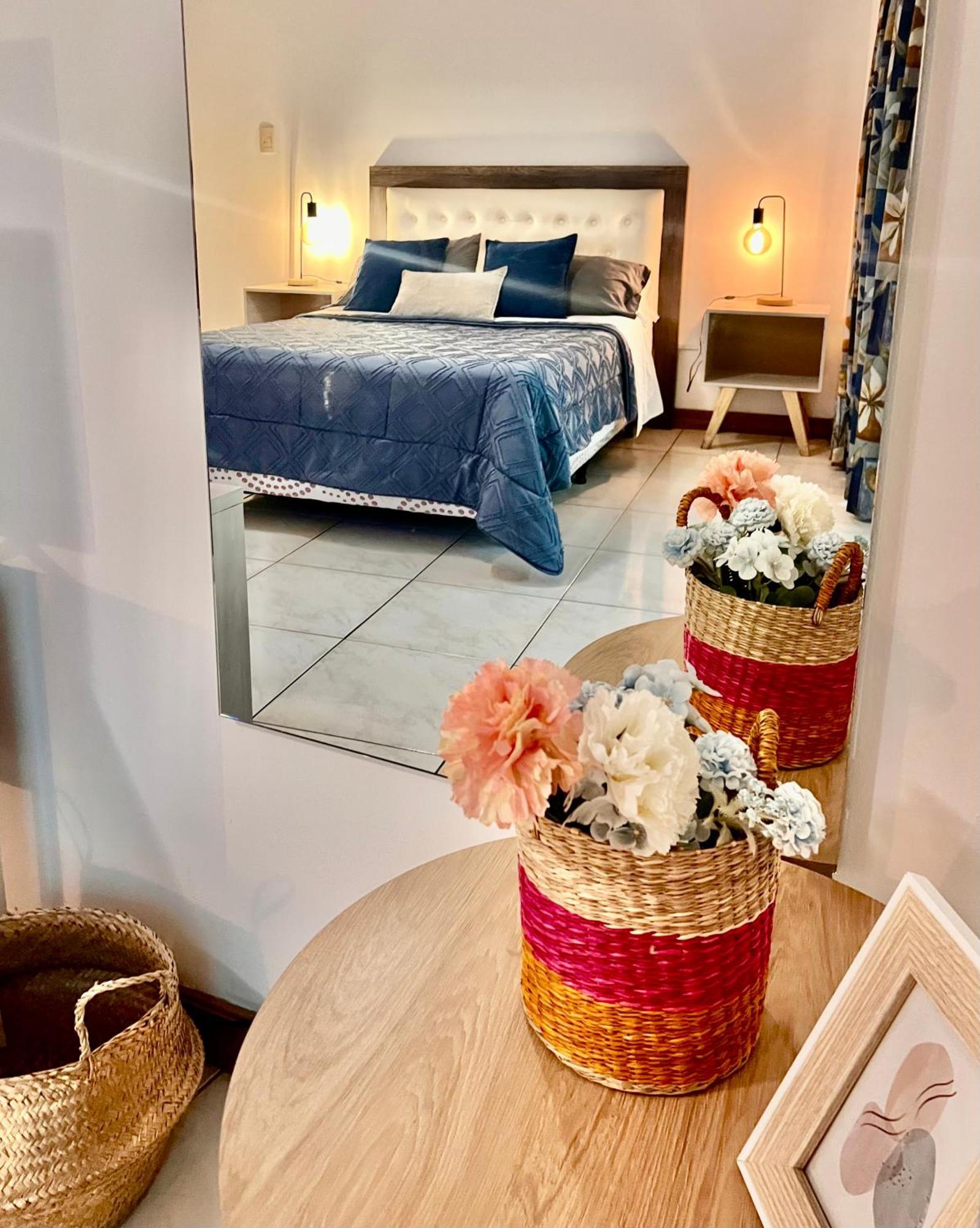Mendoza Suites 3 -Parking Disponible- Eksteriør bilde
